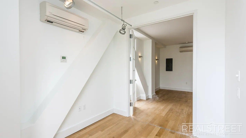 74 Maujer Street - Photo 5