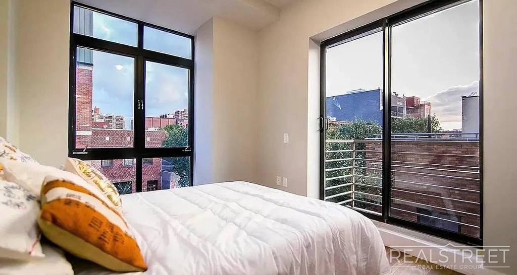 185 Leonard Street - Photo 7