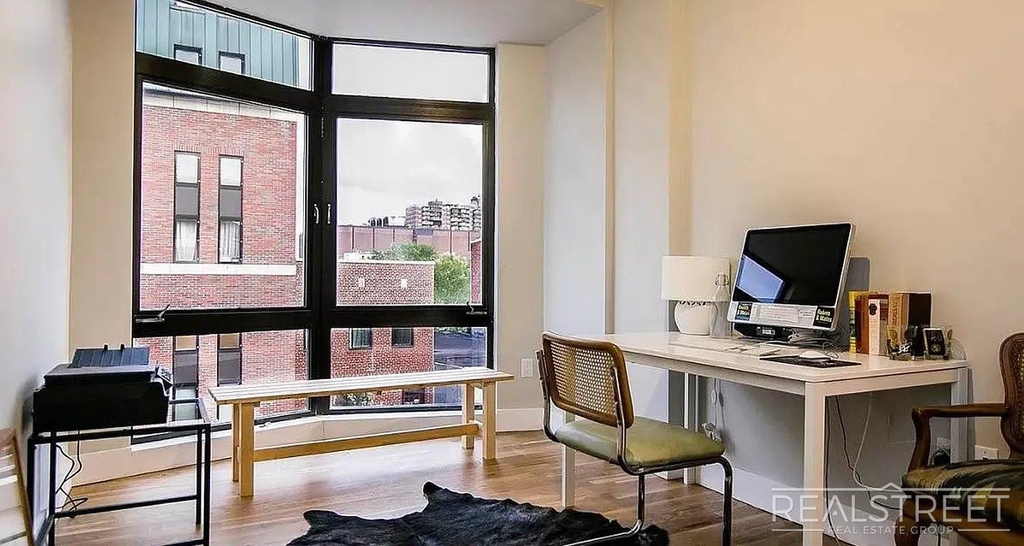 185 Leonard Street - Photo 5