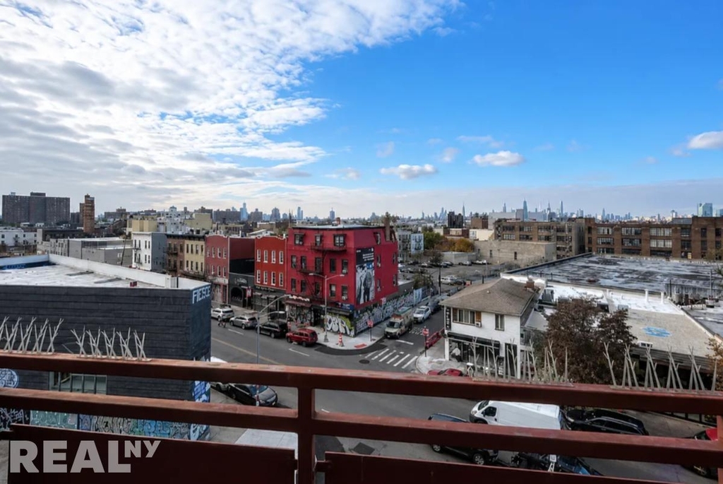 Noll Street - Photo 3