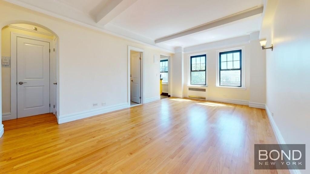 Christopher Street - Photo 1