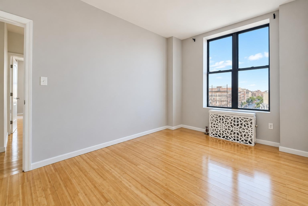 676 Riverside Drive - Photo 3