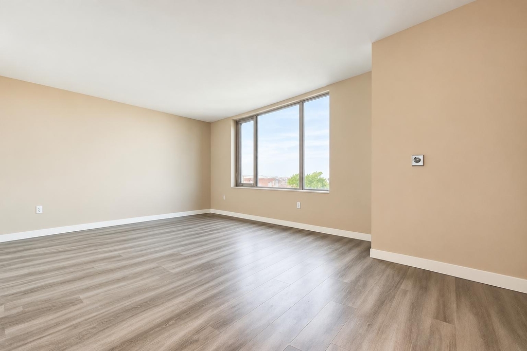 1524 Sheepshead Bay Road - Photo 3