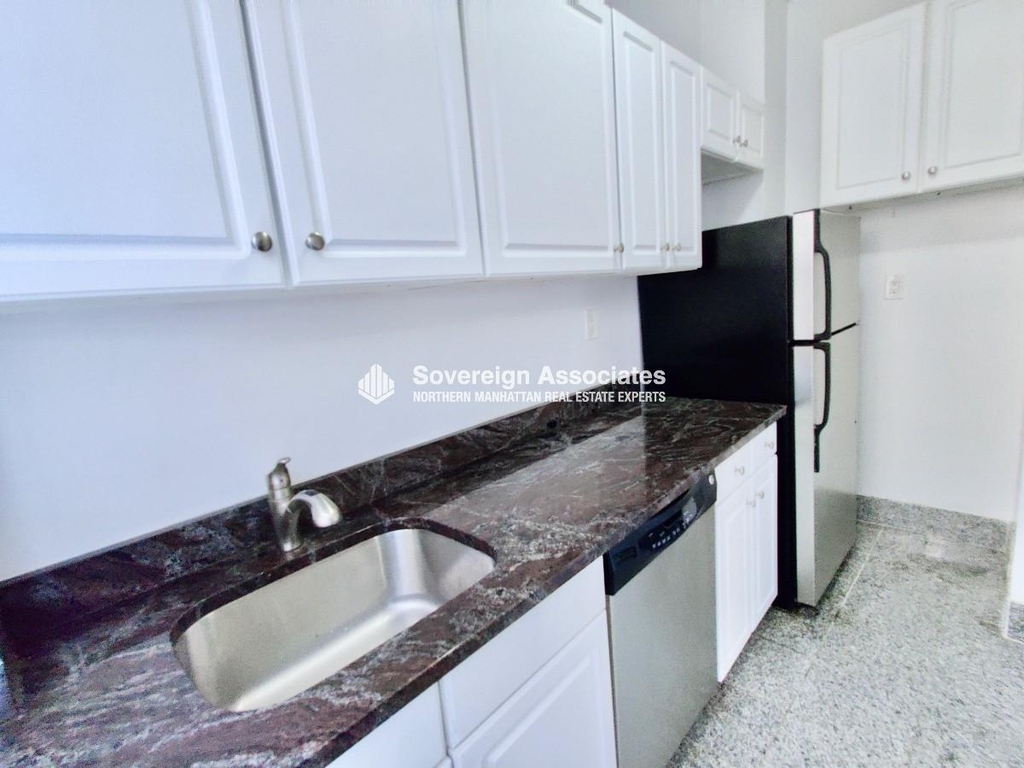 676 Riverside Drive - Photo 5