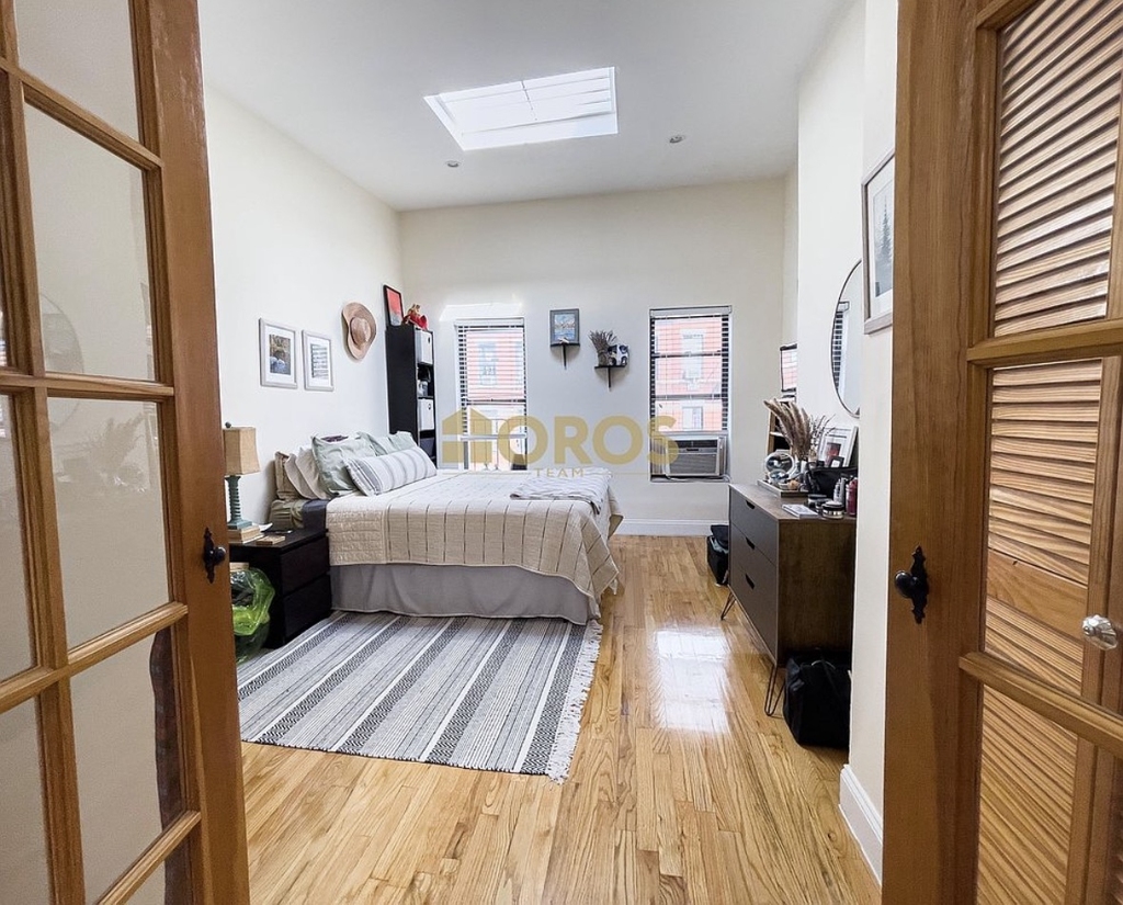 170 Avenue B - Photo 2
