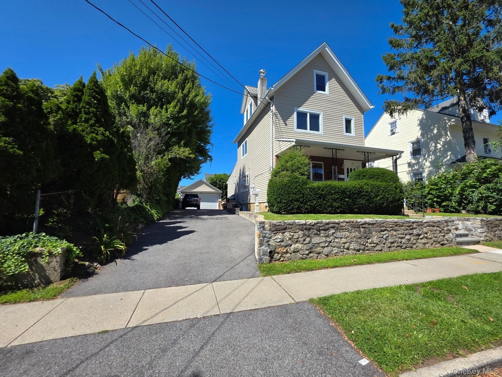 109 Fourth Avenue - Photo 13