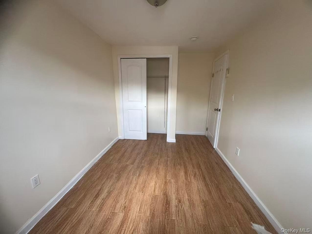 18-19 College Point Boulevard - Photo 7