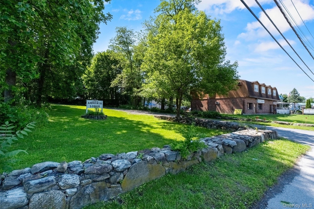 1860 E Main Street - Photo 7