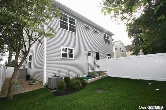 9 Mohegan Avenue - Photo 8