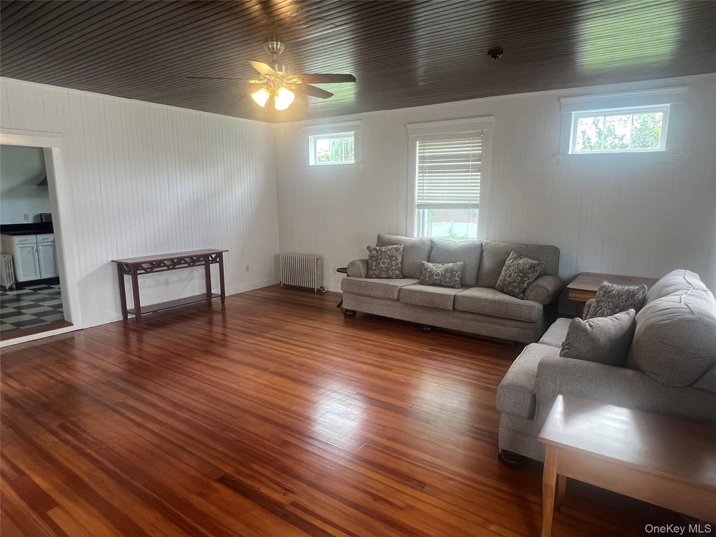 7 Parkway - Photo 2