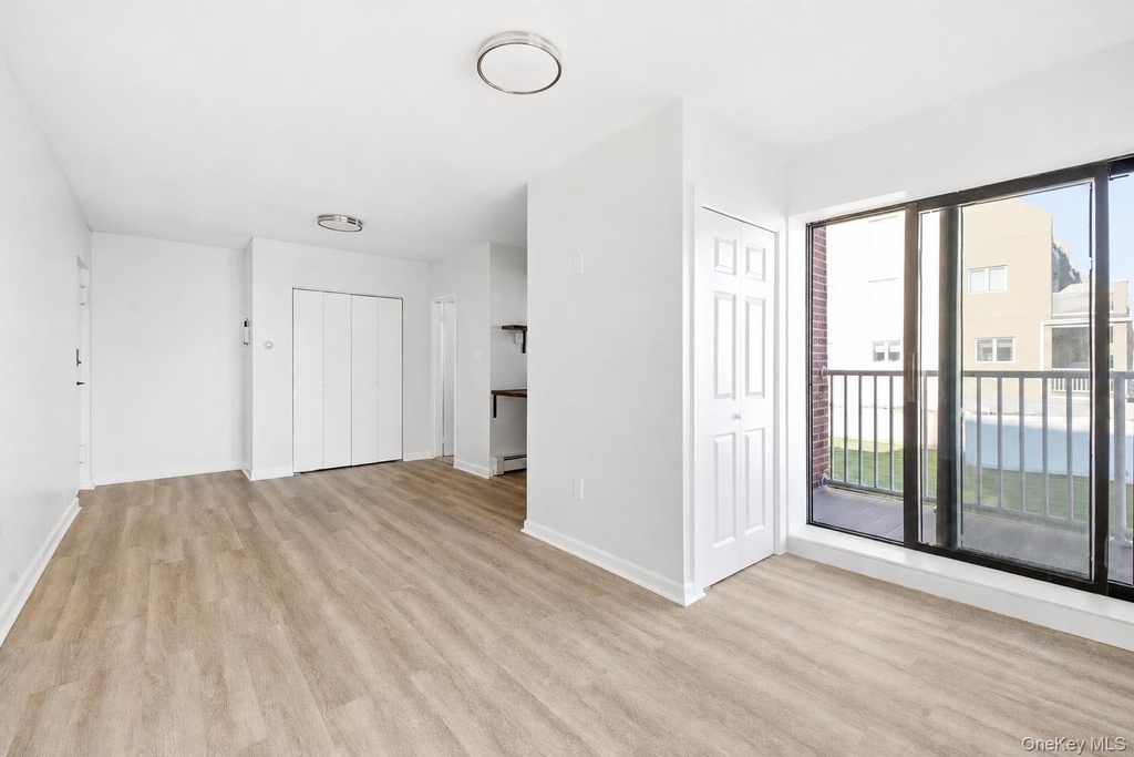 475 W Broadway - Photo 7