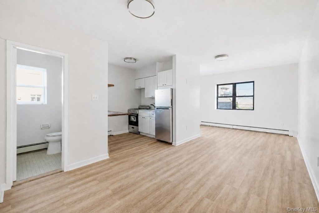 475 W Broadway - Photo 6
