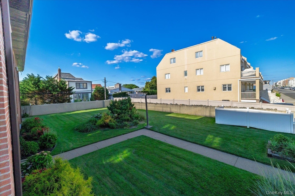 475 W Broadway - Photo 8