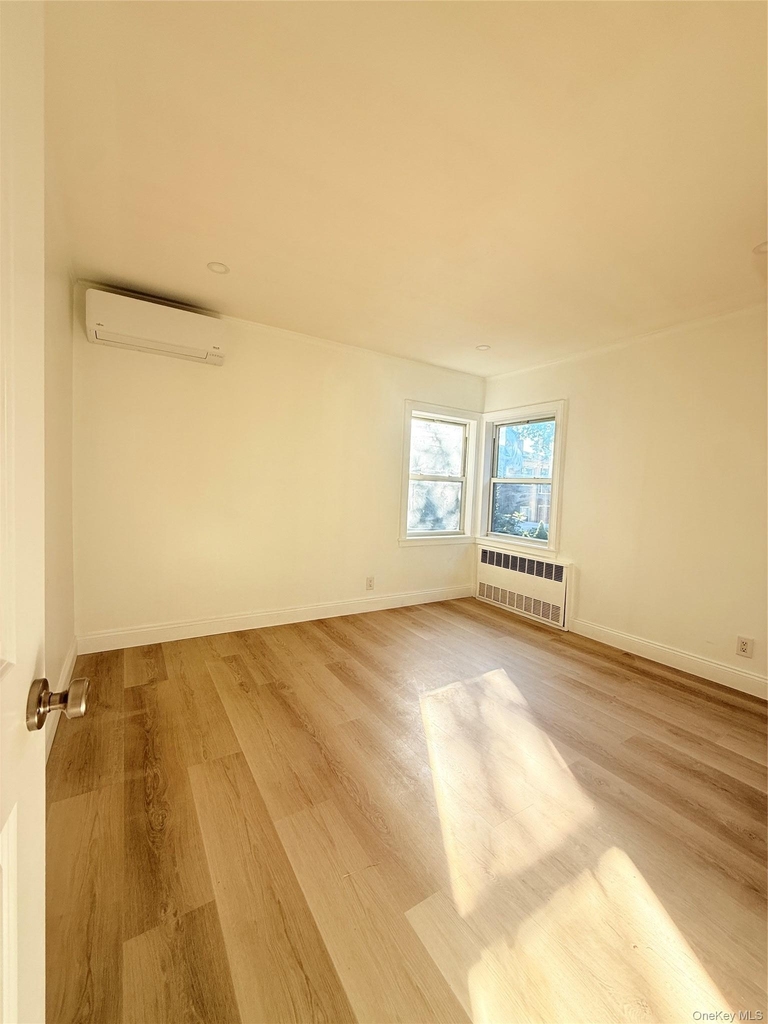 5829 182nd Street - Photo 5