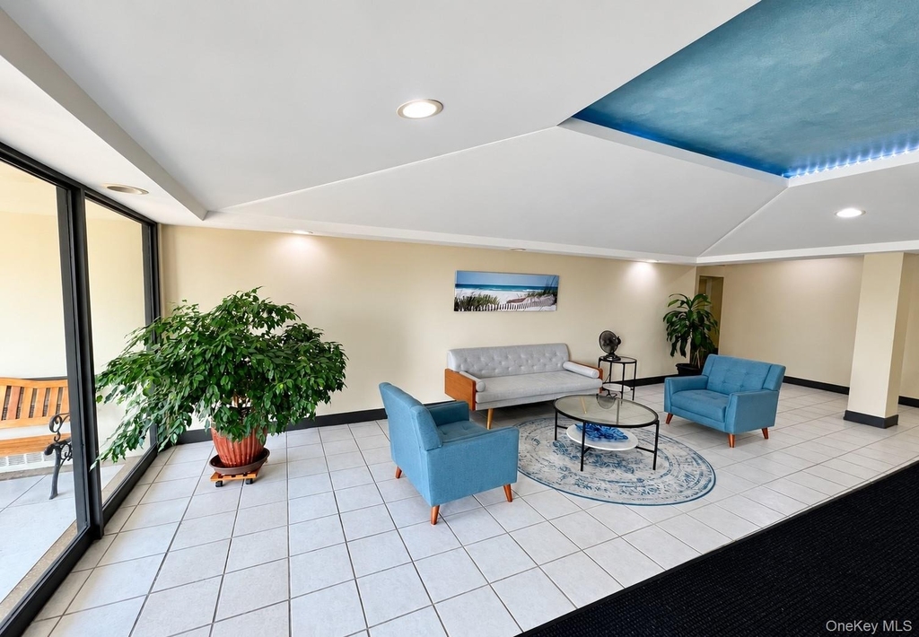 855 E Broadway - Photo 1
