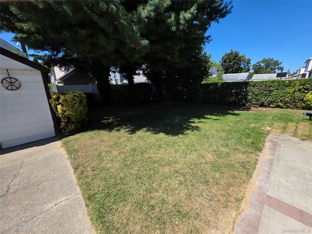 66 Gates Avenue - Photo 16