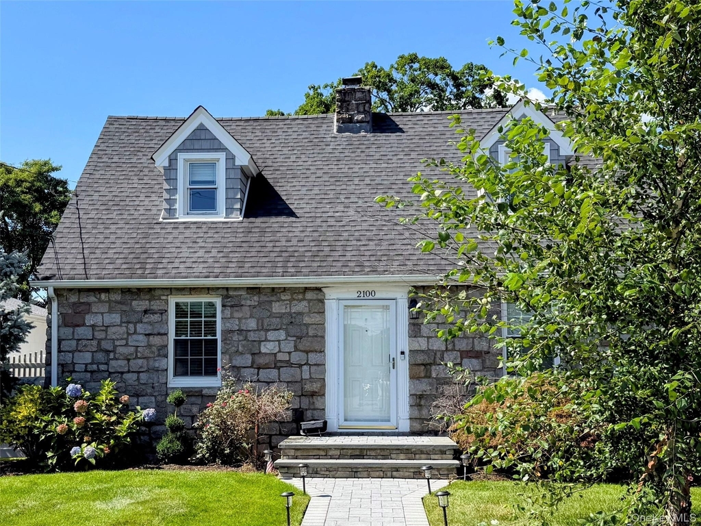2100 Hillside Avenue - Photo 1