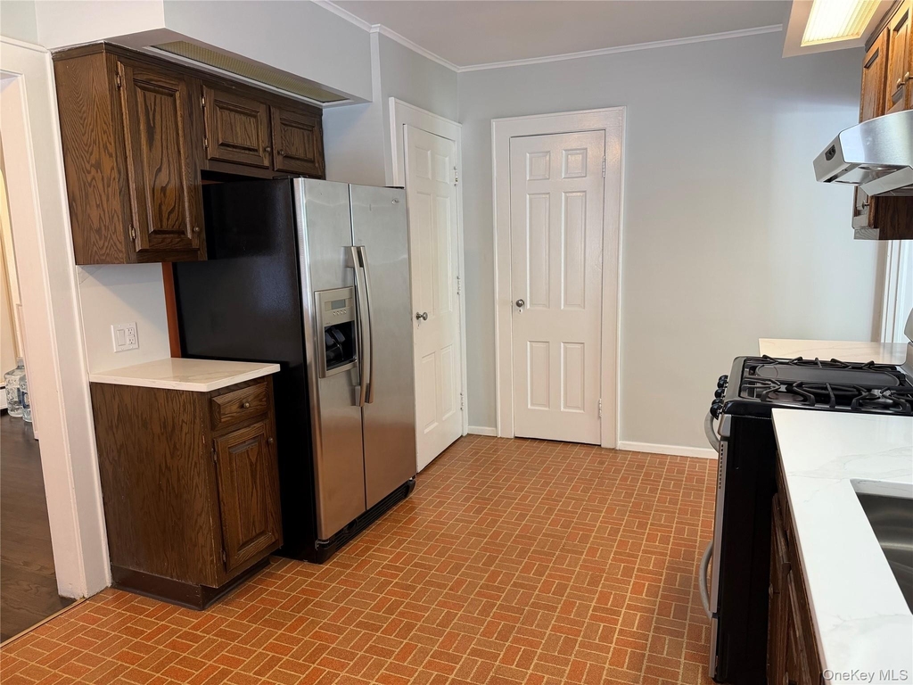 2100 Hillside Avenue - Photo 10