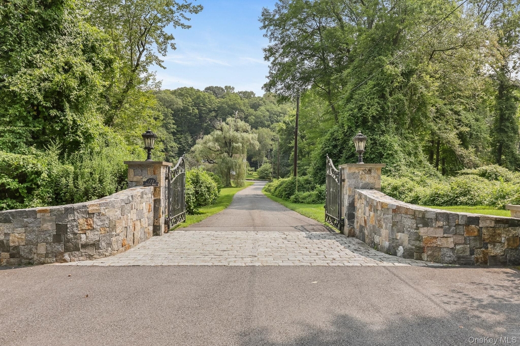 777 Armonk Road - Photo 1