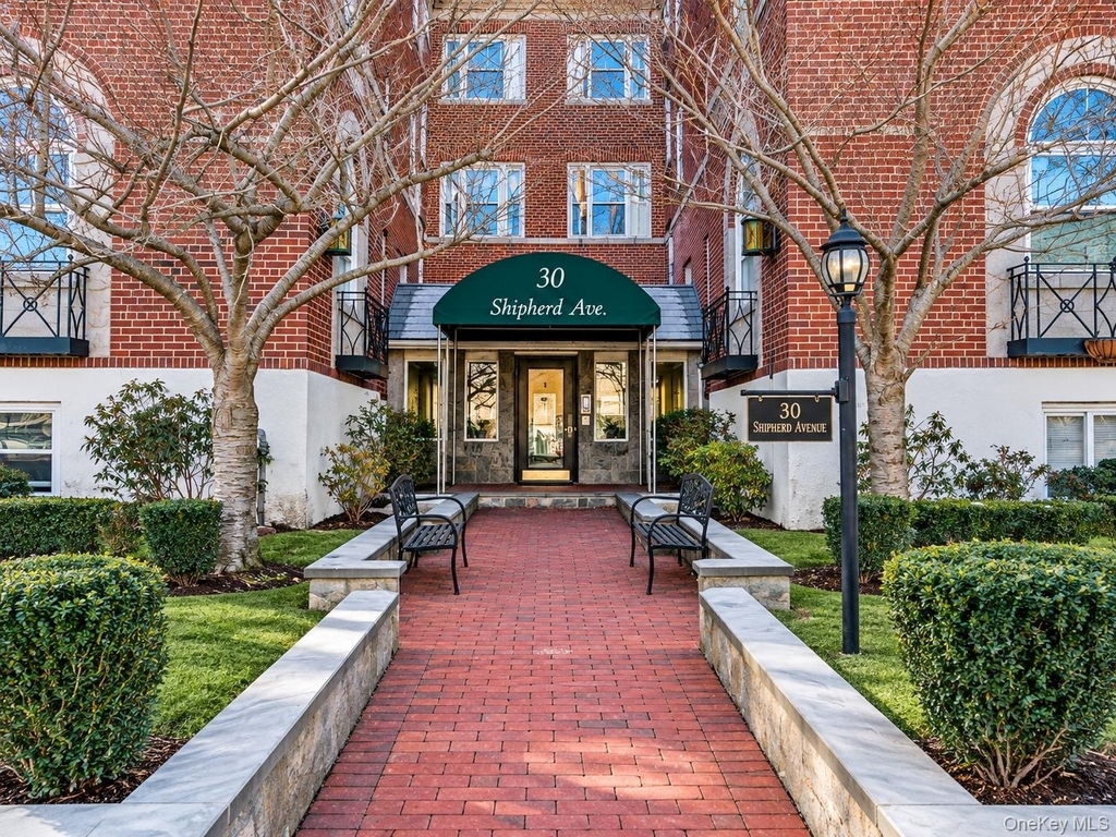 30 Shipherd Avenue - Photo 1