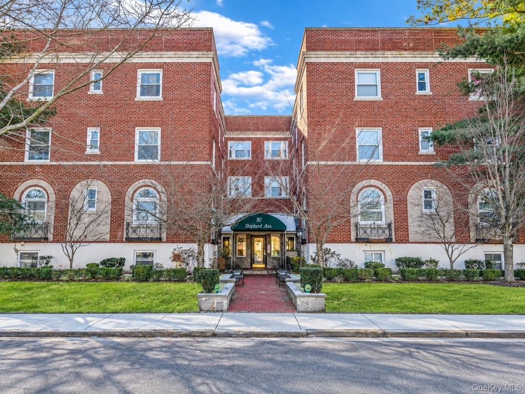 30 Shipherd Avenue - Photo 0