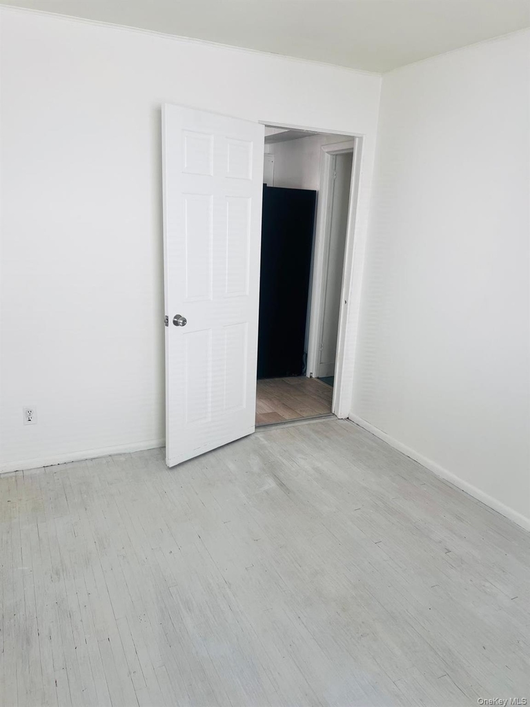 2540 Far Rockaway Boulevard - Photo 4