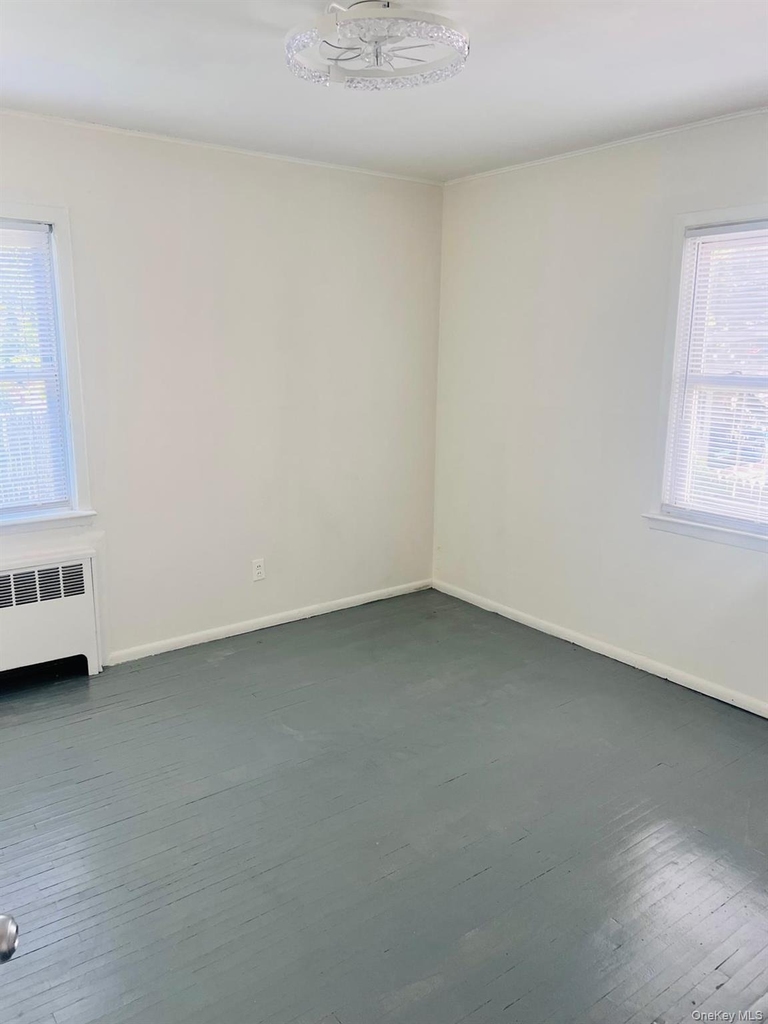 2540 Far Rockaway Boulevard - Photo 7