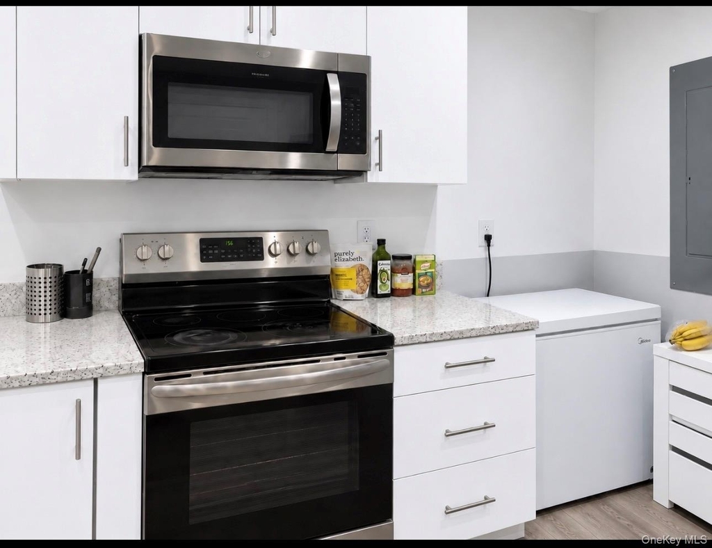 1093 Round Swamp Road - Photo 7