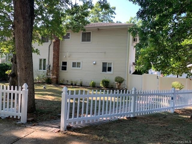 1093 Round Swamp Road - Photo 6