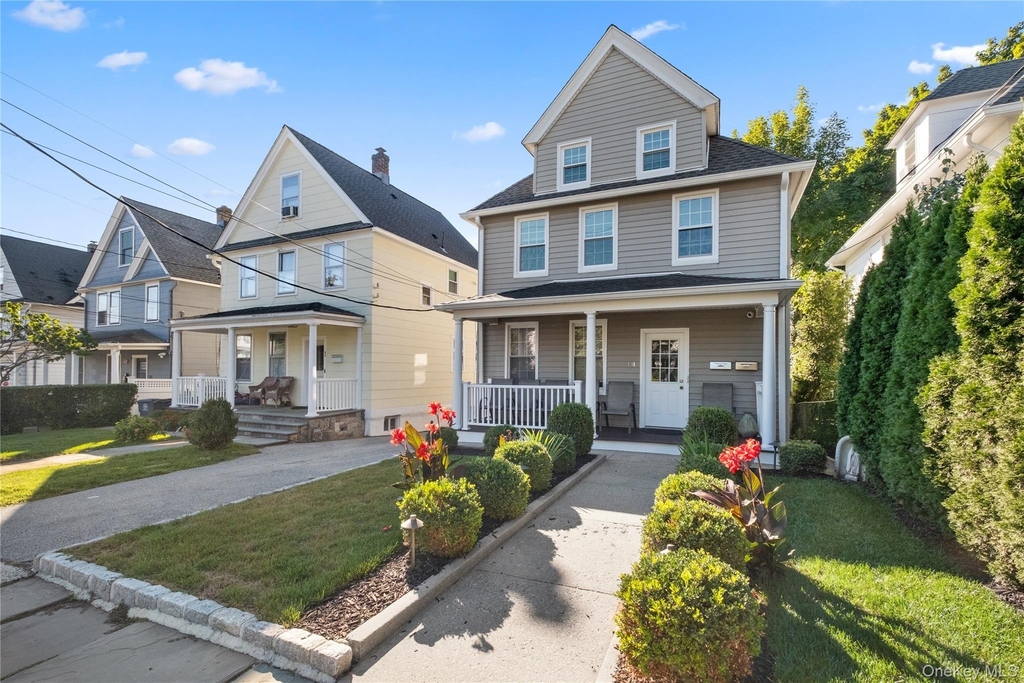 44 Robertson Avenue - Photo 1