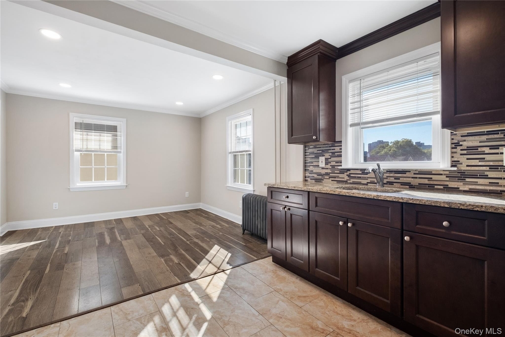 44 Robertson Avenue - Photo 5