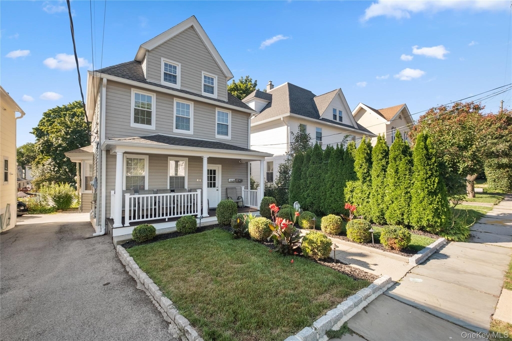 44 Robertson Avenue - Photo 0