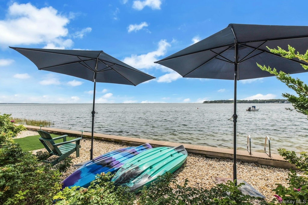 310 E Montauk Highway - Photo 3