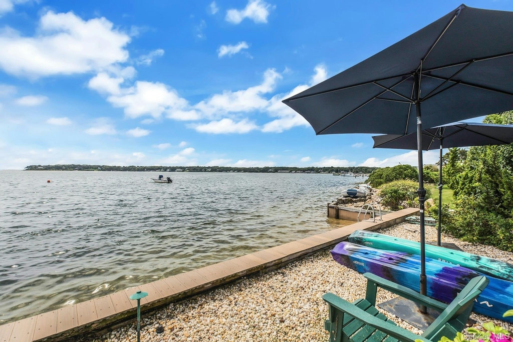 310 E Montauk Highway - Photo 5
