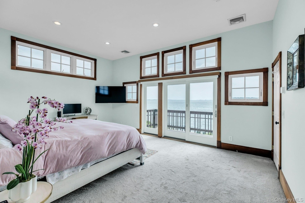 310 E Montauk Highway - Photo 20