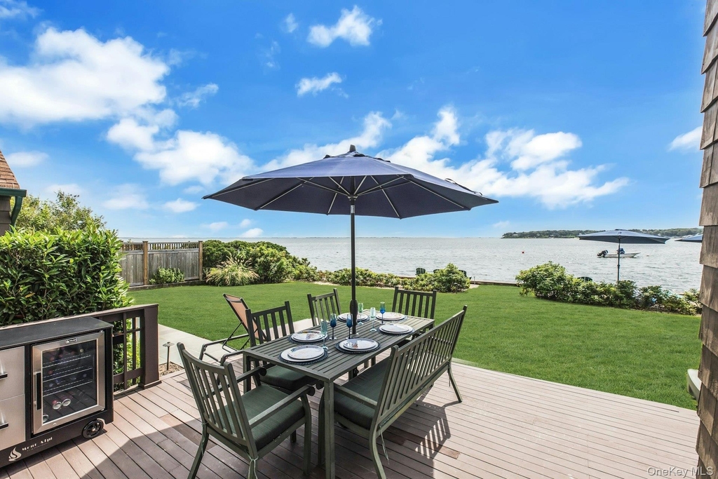 310 E Montauk Highway - Photo 2