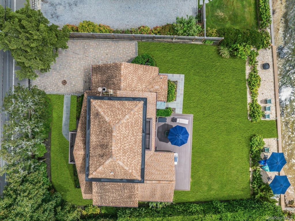 310 E Montauk Highway - Photo 26
