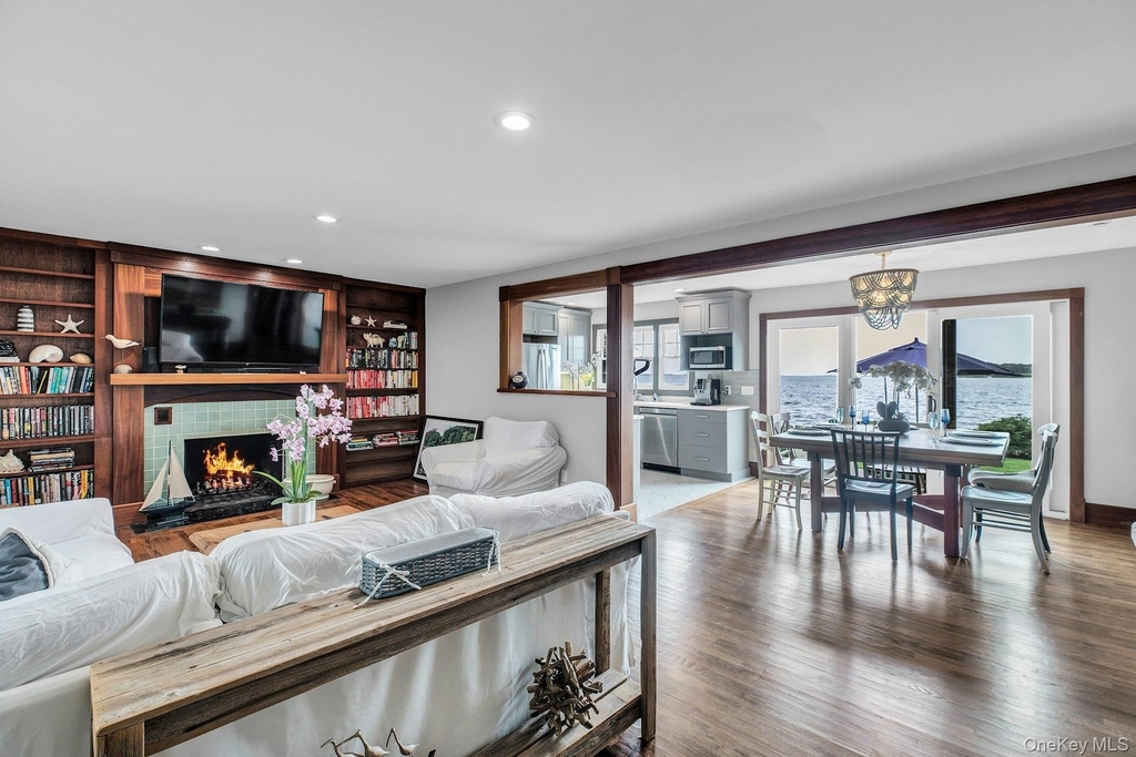 310 E Montauk Highway - Photo 8