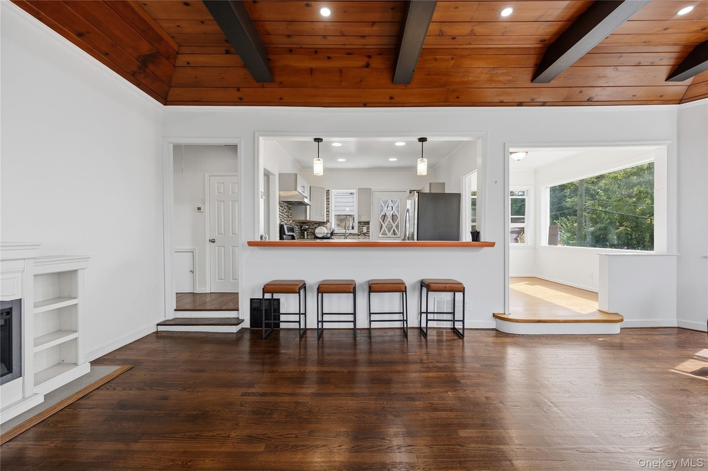 3404 Mohegan Avenue - Photo 9