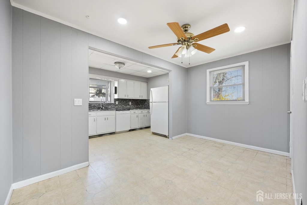 48 Buchanan Avenue - Photo 3