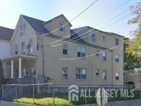593 Penn Street - Photo 0