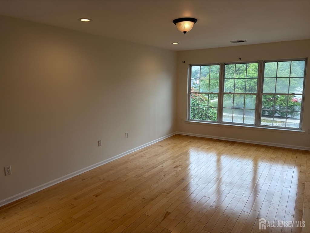 6 Lackland Avenue - Photo 2
