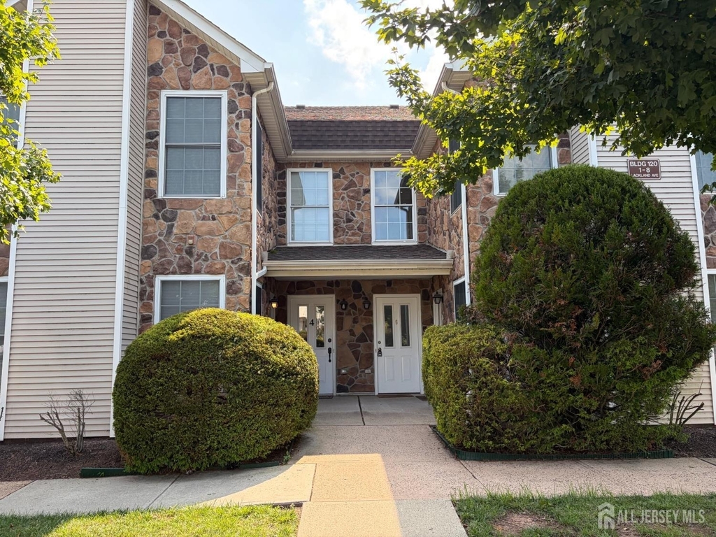 6 Lackland Avenue - Photo 0