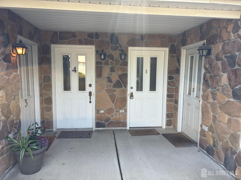 6 Lackland Avenue - Photo 1