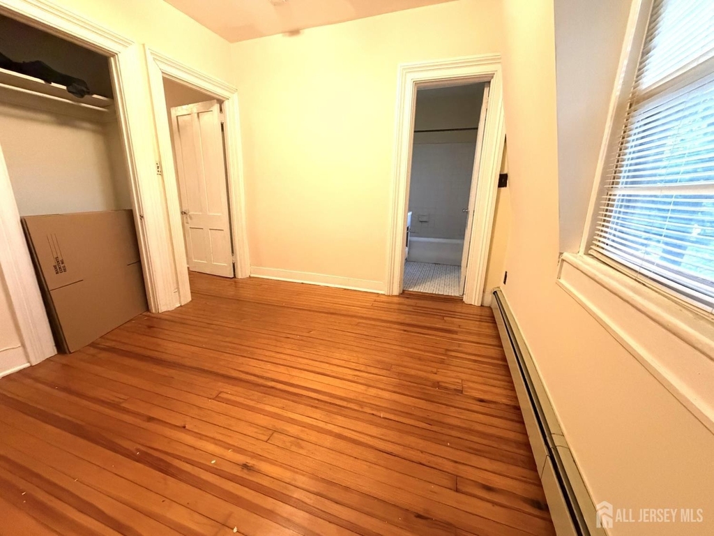 207 Woodbridge Avenue - Photo 4