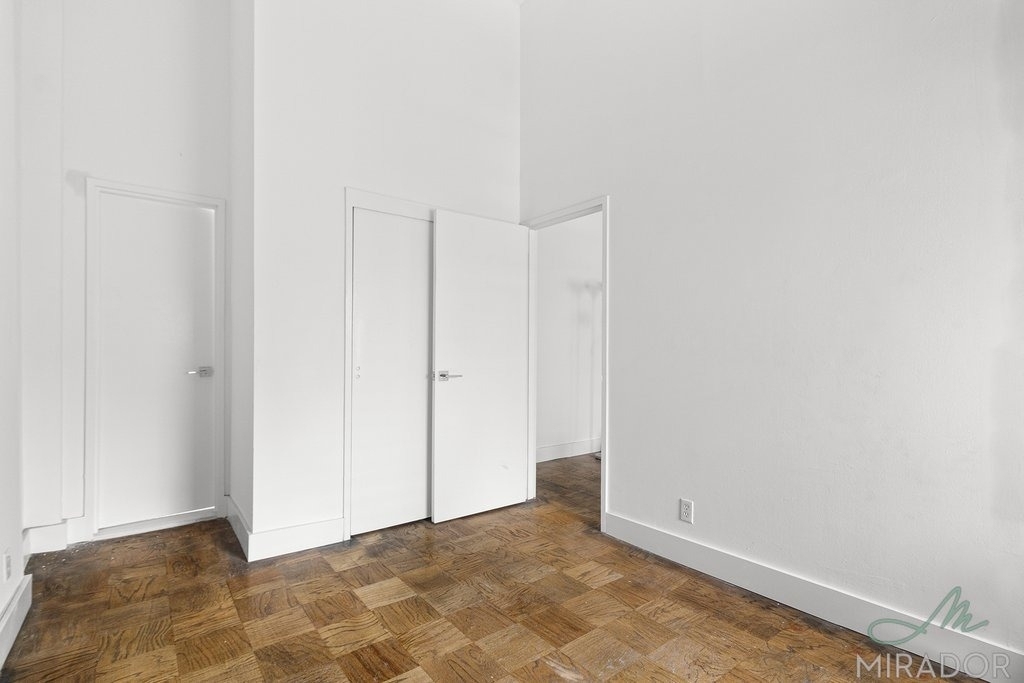 132 E 45th Street - Photo 6