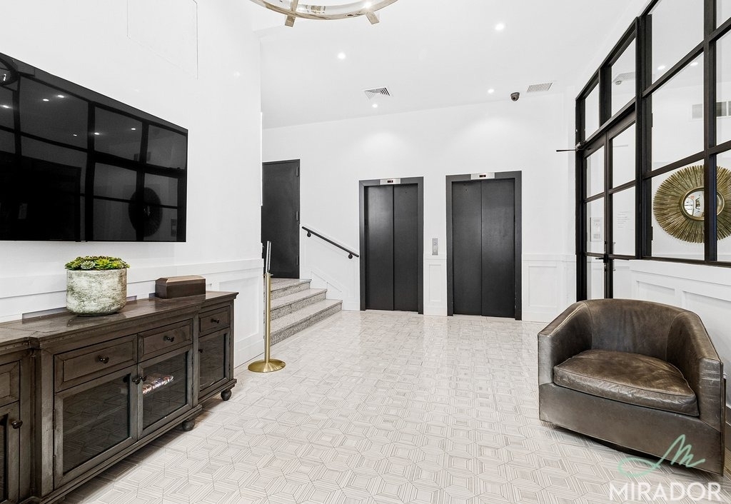 132 E 45th Street - Photo 9
