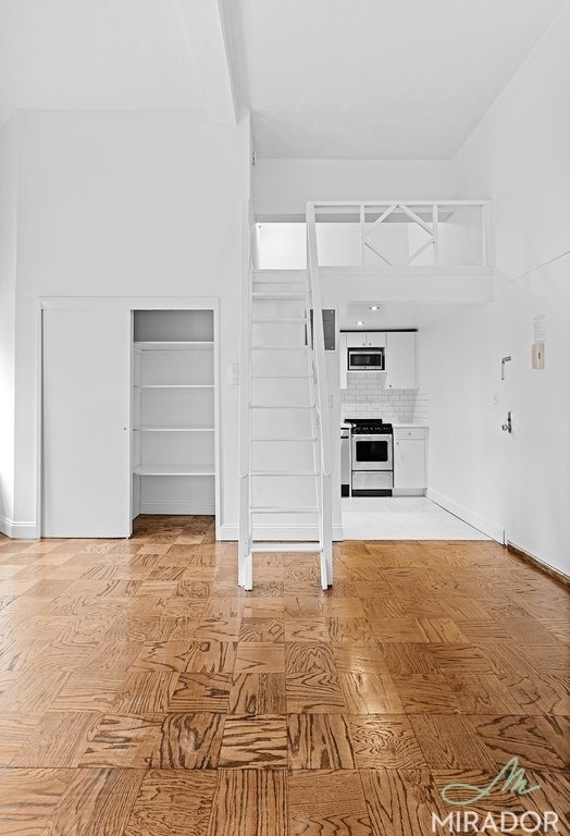 132 E 45th Street - Photo 12