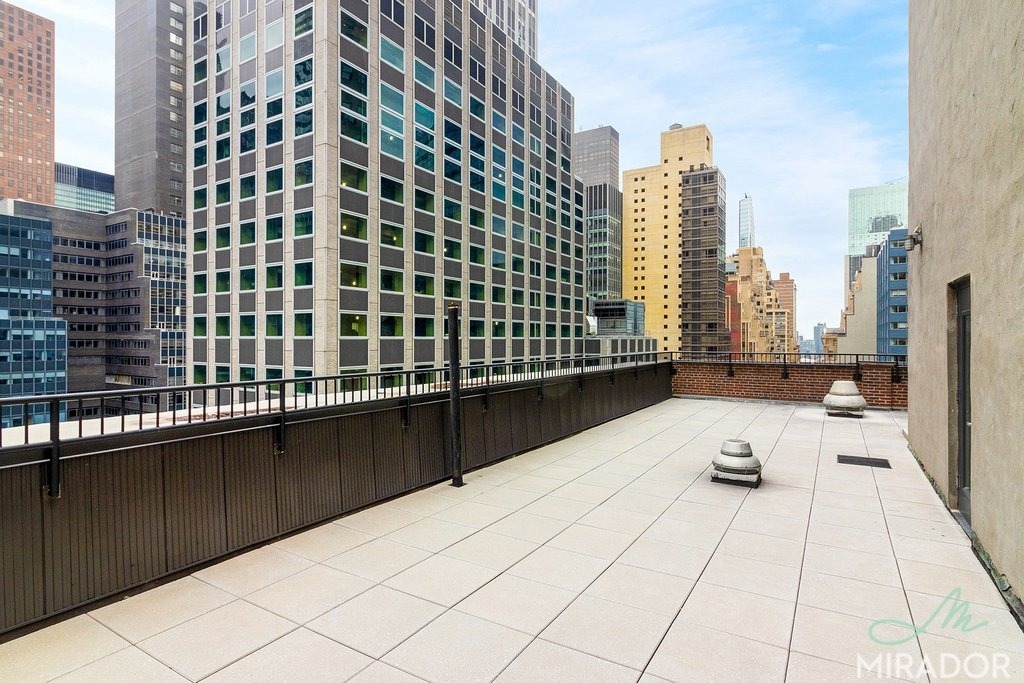 132 E 45th Street - Photo 14