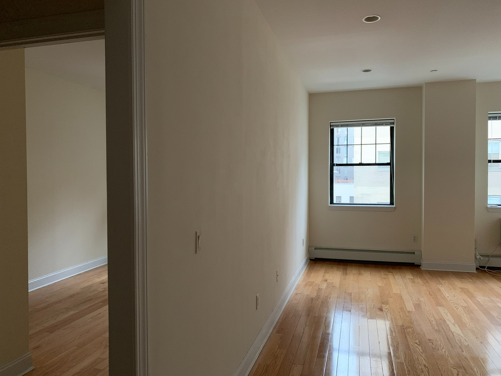 101 Clinton Street - Photo 4